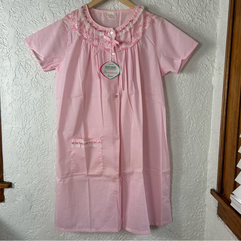*DEADSTOCK* Vintage Gaymode Button Down Short Sleeve Nightgown Size L